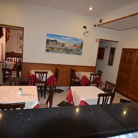Hotell Ferrarese 2*