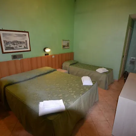 Hotell Ferrarese 2*
