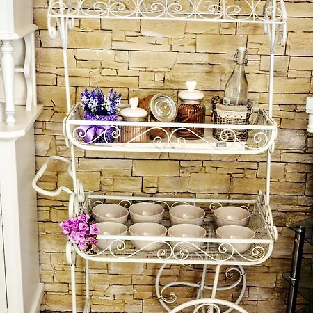 Romantic Dreams Bed & Breakfast 2*