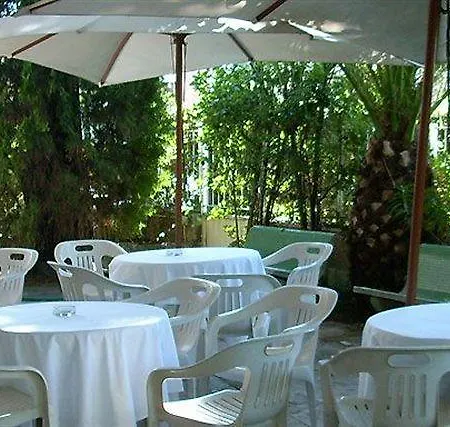Consul Hotel 3*