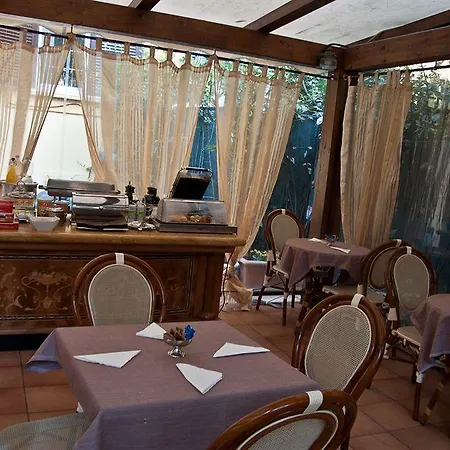 Vatican Garden Guest house 2*
