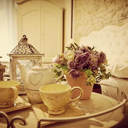 Romantic Dreams Bed & Breakfast 2*