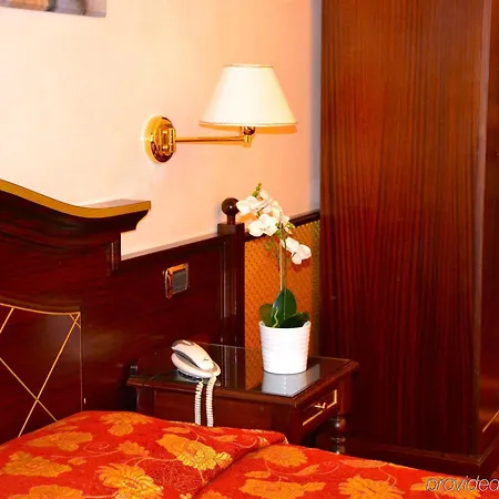 Invictus Hotel 3*