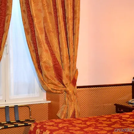 Invictus Hotel 3*