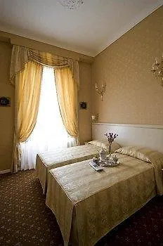 Domus Borgognona Hotel Roma