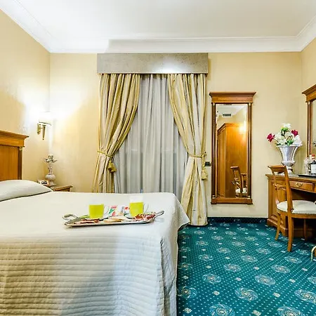 Luxury H 2000 Bed & Breakfast 3*
