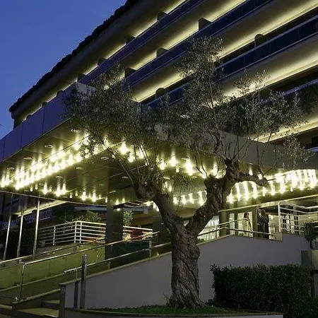 Courtyard By Marriott Central Park 4*
