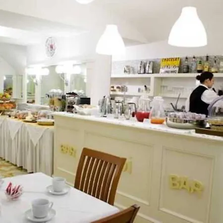 Modigliani Hotel 3*
