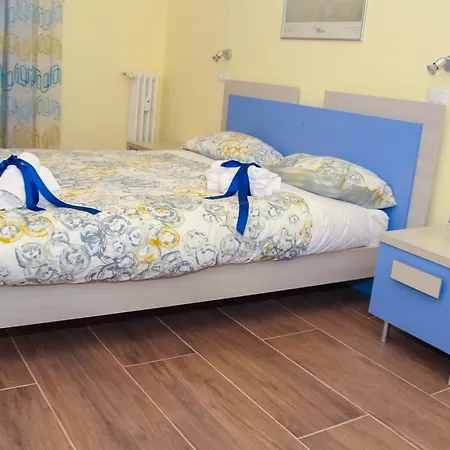 Homesuitehome Affittacamere 3*
