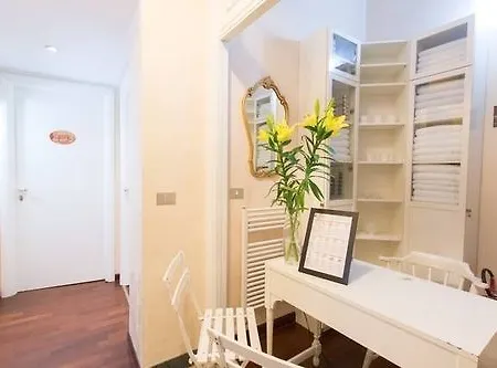 Golden Piazza Di Spagna Vendégház 3*