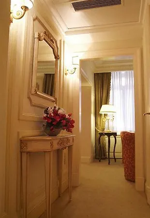 Champagne Palace Ξενοδοχείο 4*