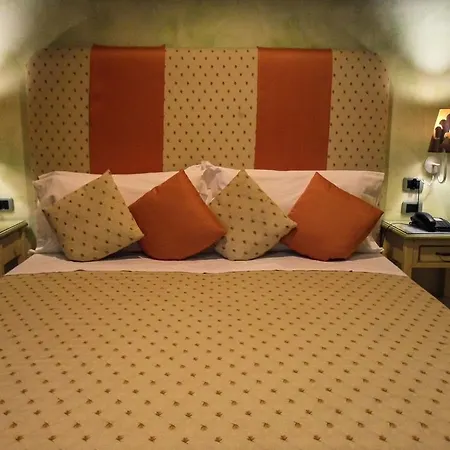 Condotti Guest house 2*