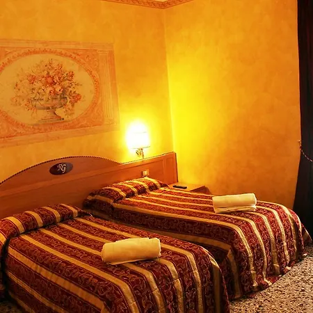 Auberge de jeunesse Legend R.g. *