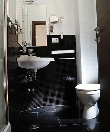 Little Rhome Bed & Breakfast 2*