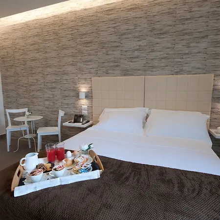 Domus Castroni Pompeo Magno 3* Рим