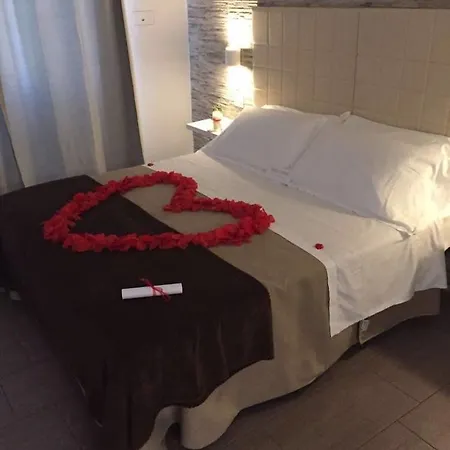 Domus Castroni Pompeo Magno 3* Рим