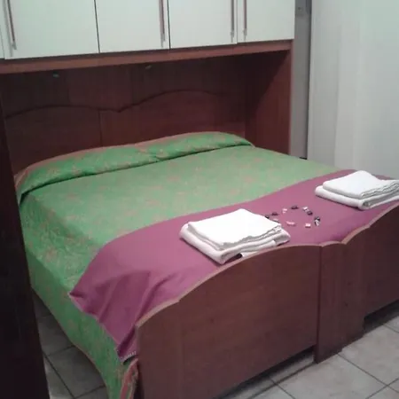Piazza Ragusa 3* Roma