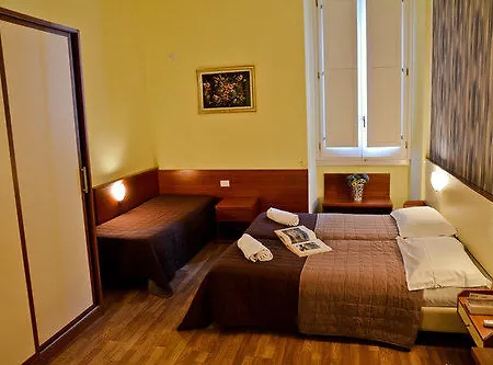 Mimosa Pantheon Hotel *