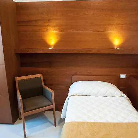 Hotell Angelina 3*