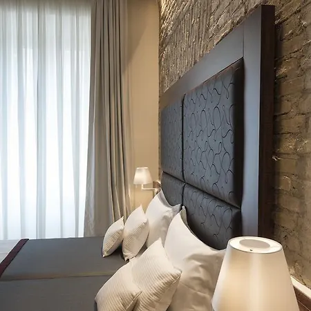 Navona Luxury 2*
