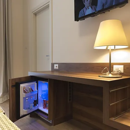 Navona Luxury 2*