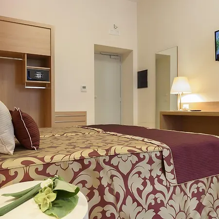 Navona Luxury 2*
