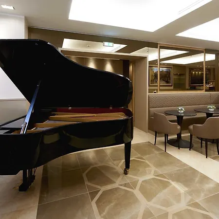 Ξενοδοχείο Harry's Bar Trevi & Restaurant 5*