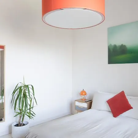 Treetop Guest house 2*