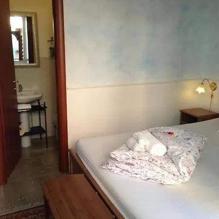 Aga Hotel 2*