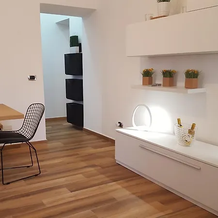 Una Finestra Su Monti 3* Rome