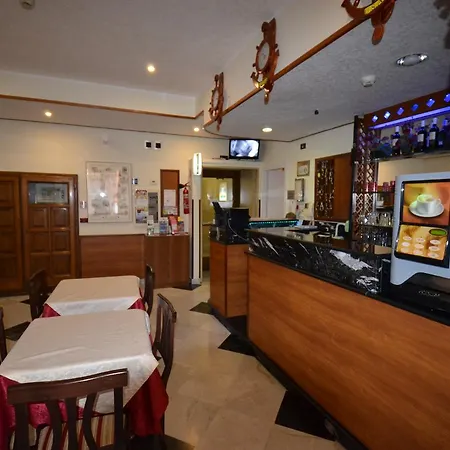 Hotell Ferrarese 2*