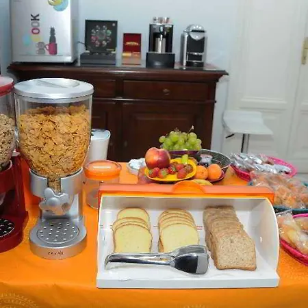 2 Passi Al Colosseo Bed & Breakfast Roma