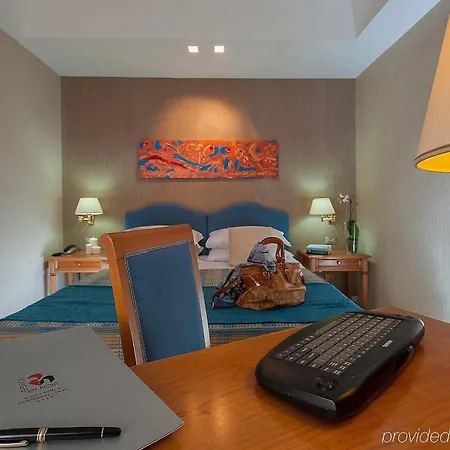 Quality Rouge Et Noir Hotel 4*