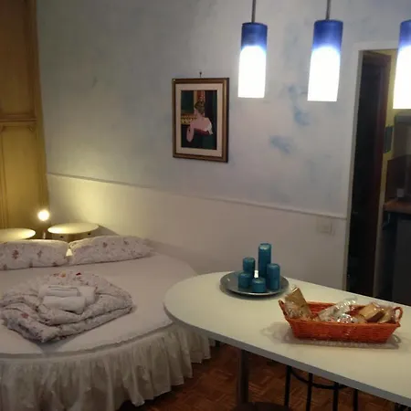Aga Hotel 2*