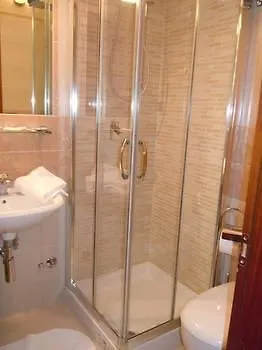 Papa Germano Otel 2*