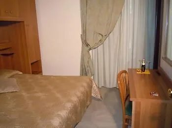 Papa Germano Otel 2*