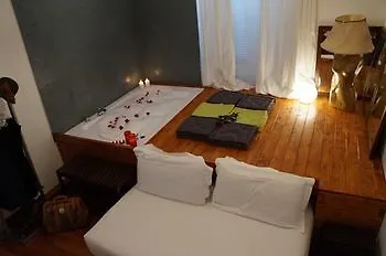Jacuzzi Отель 2*