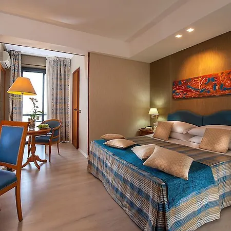 Quality Rouge Et Noir Hotel 4*