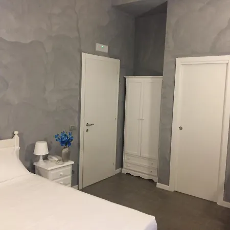 Domizia Floor