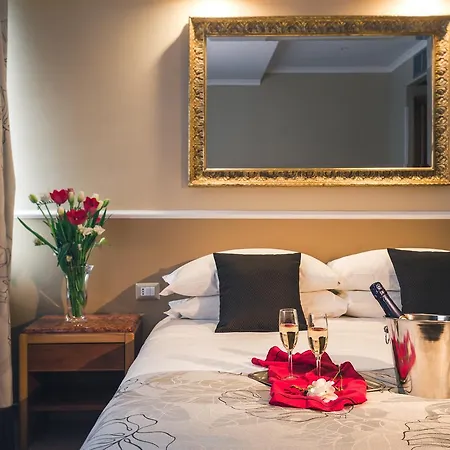 Hotel Raeli Archimede