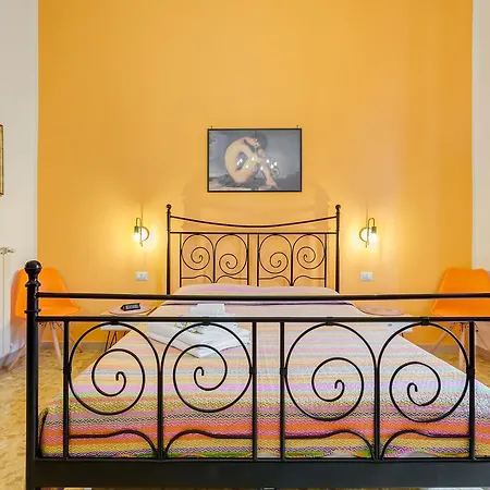 Bed & Breakfast 2 Passi Al Colosseo Roma