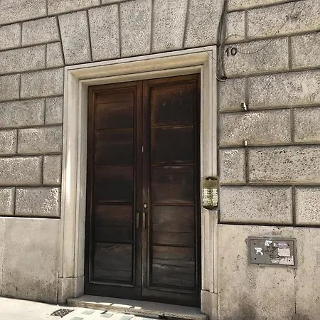 Bed & Breakfast - Monti 2*
