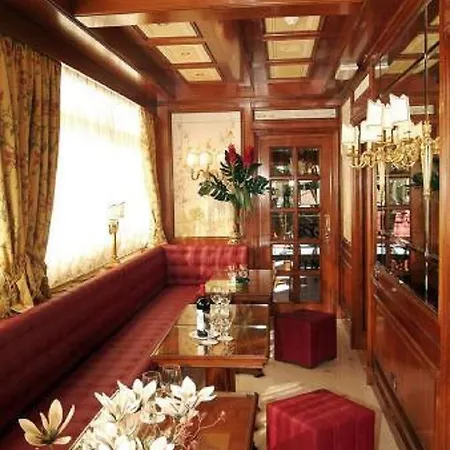 Champagne Palace 4*