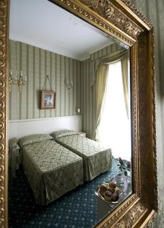 Domus Borgognona Hotel 2*