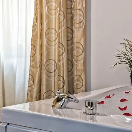 Starhome Navona Πανσιόν *
