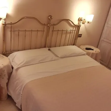 Tacito Nocleg ze śniadaniem Rzym