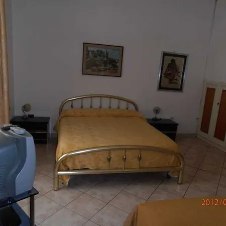 Paola Bed & Breakfast 2*