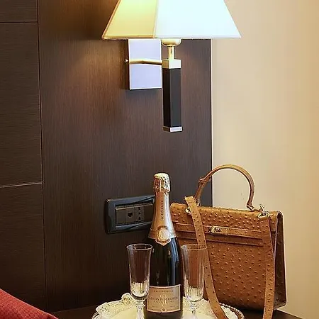 Hotel Versailles