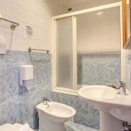 Picasso Hotel *