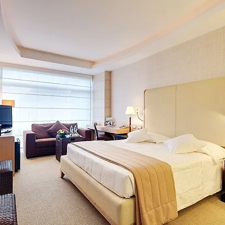 Precise House Mantegna Hotell